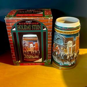 1997 BUDWEISER HOLIDAY STEIN “HOME FOR THE HOLIDAYS” VINTAGE : NIB